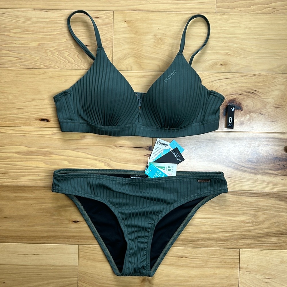 NWT Protest Hunter Green Ribbed Underwire Bikini | Size Medium